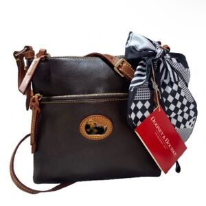 Dooney & Bourke Letter Crossbody NWT
(Yello Arround Zipper Inside From
Factory)